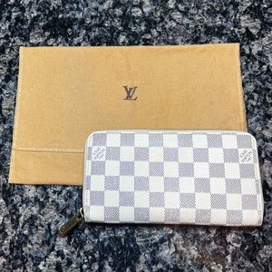 🦋Authentic🦋 LV Damier Azur Canvas Zippy Organizer Wallet